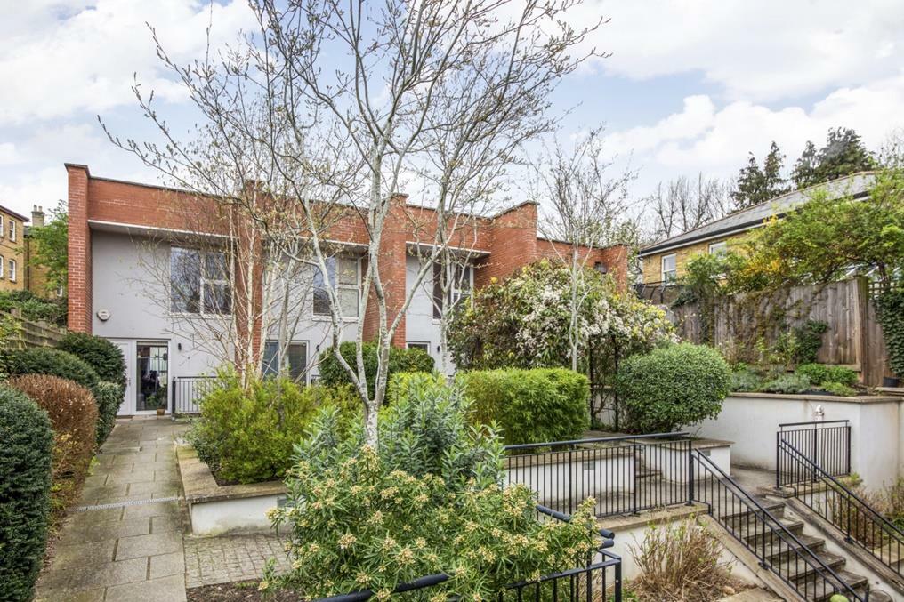 2 bedroom house for sale in Devonshire Road, Forest Hill, London, SE23