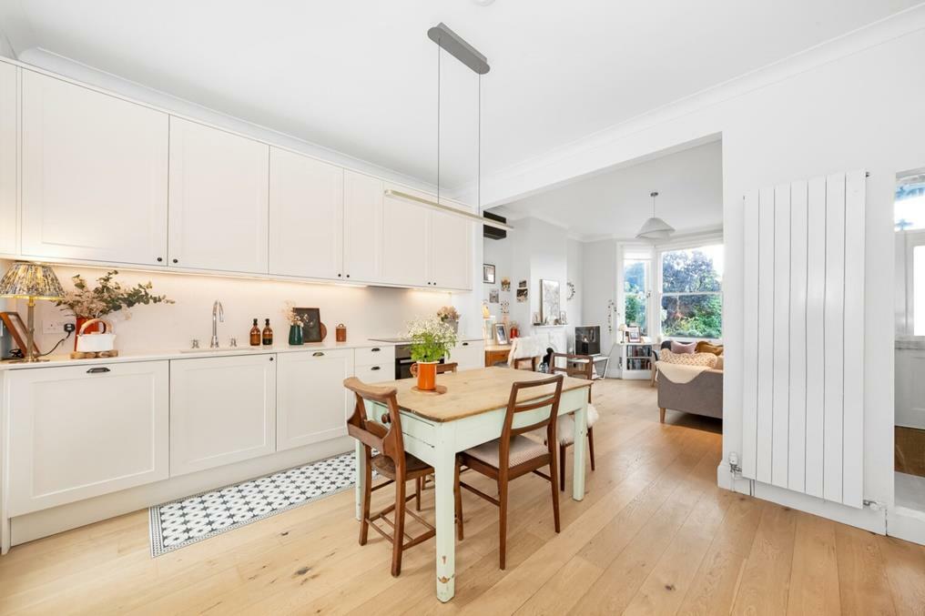 2 bedroom house for sale in Ravensbourne Road, Catford, London, SE6