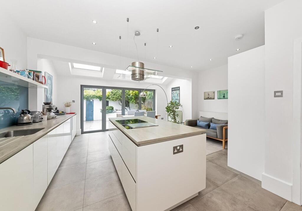 Main image of property: Lavengro Road, London, SE27