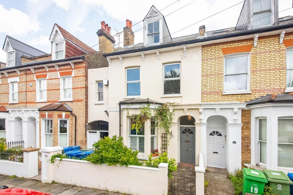Main image of property: Derwent Grove, East Dulwich, SE22