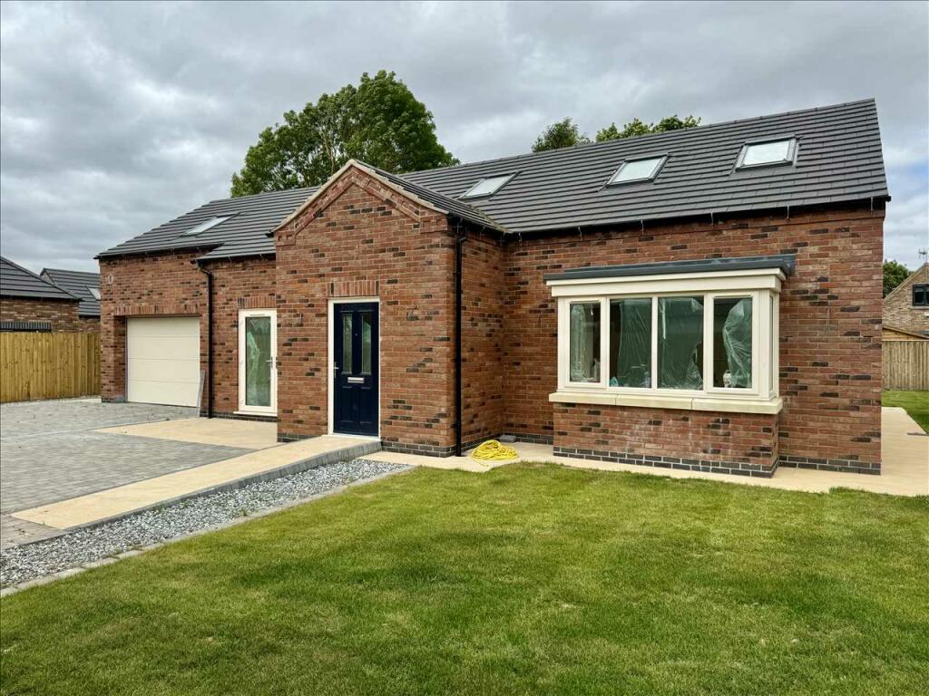 4 bedroom detached house for sale in Roys Drive, Tetney Golf Club