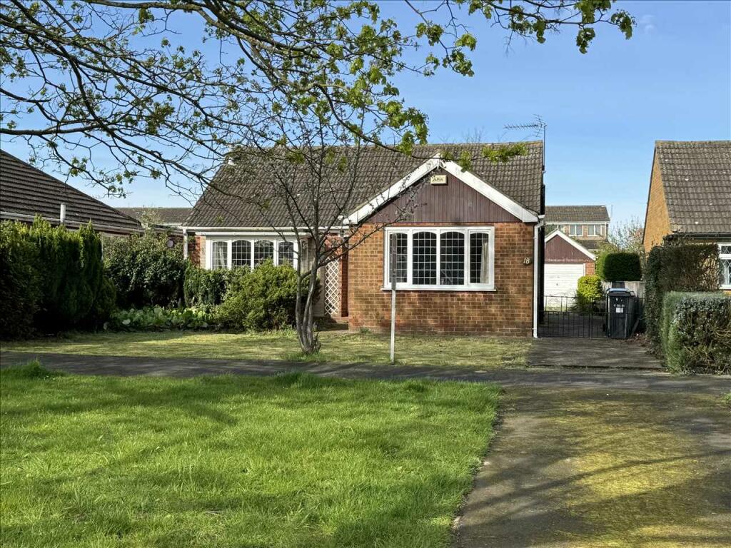 2 bedroom detached bungalow for sale in Langton Road, Holton Le Clay