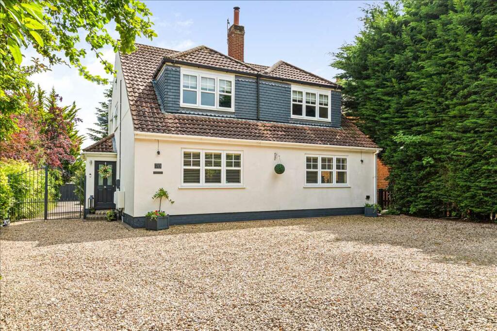 4 bedroom detached house for sale in Humberston Avenue, Humberston