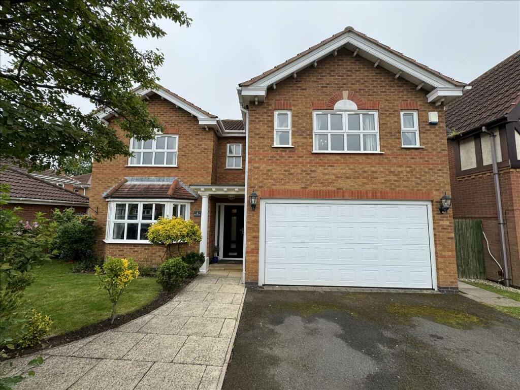 4 bedroom detached house for sale in Eason Road, Scartho Top, Grimsby, DN33