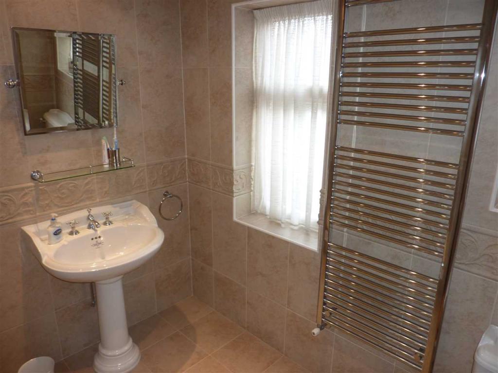 4 bedroom detached house for sale in Park Drive, Grimsby, DN32