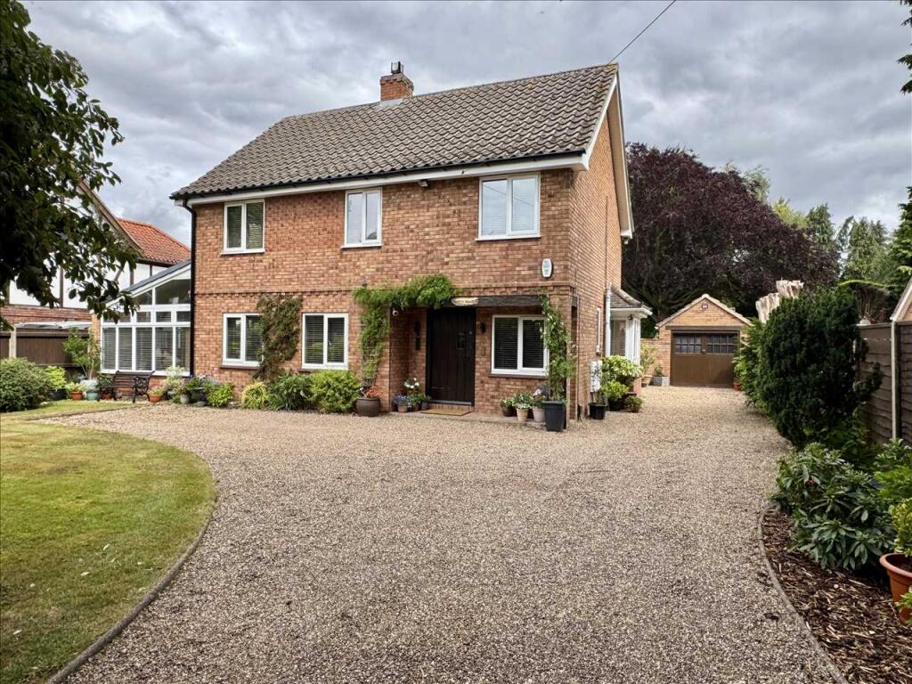 Main image of property: BARNA HOUSE, CHURCH LANE, BRADLEY, GRIMSBY