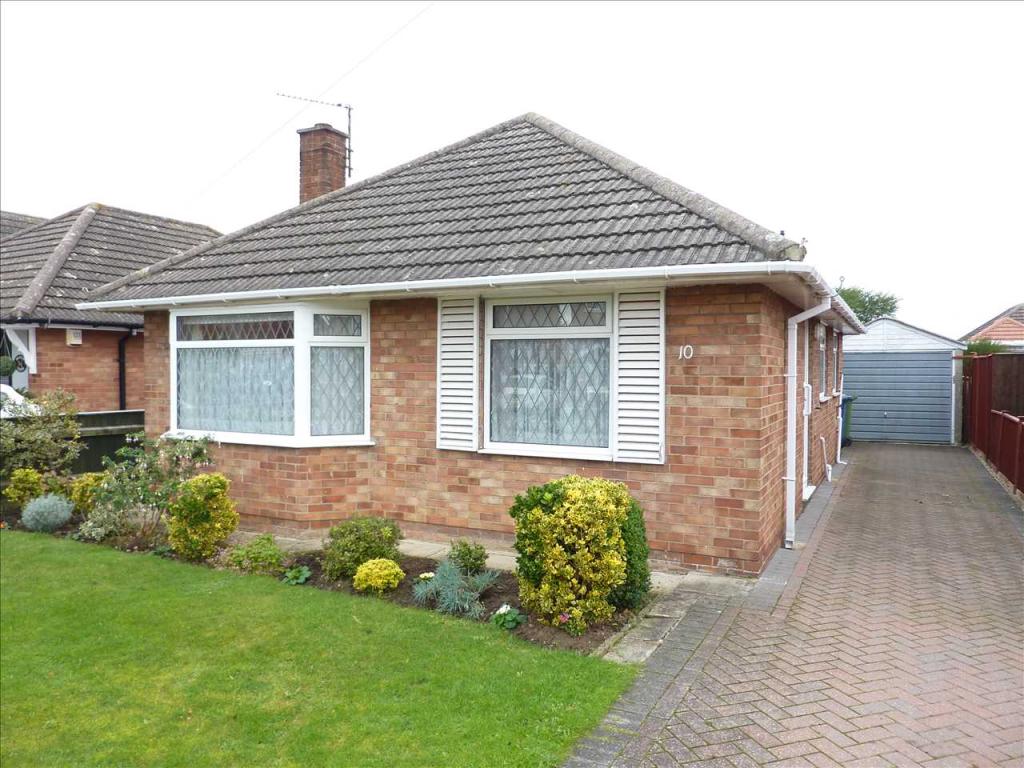 2 bedroom detached bungalow for sale in Mordaunt Avenue, Scartho