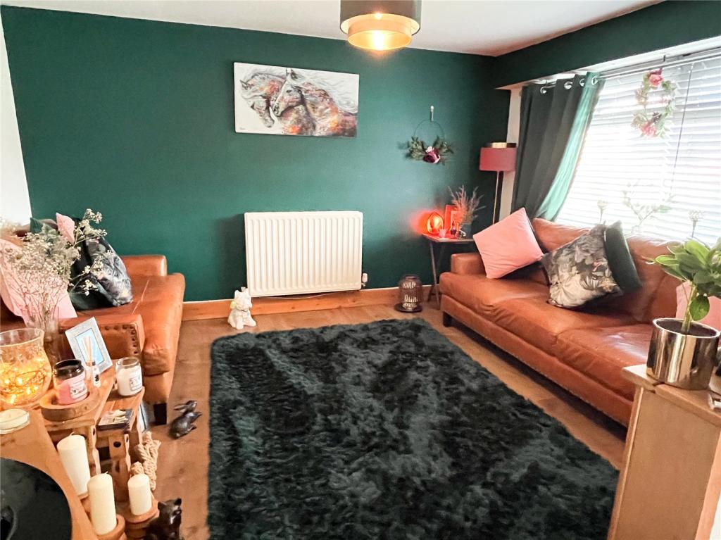 2 bedroom town house for sale in Union Road, AshtonunderLyne, Greater Manchester, OL6