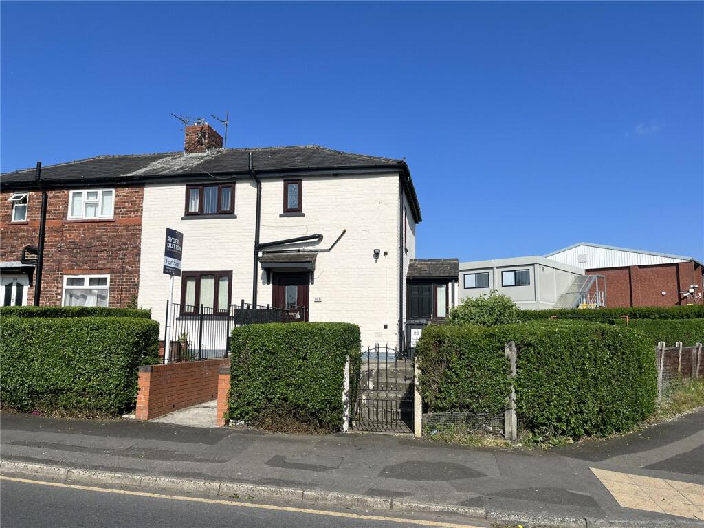 3 bedroom semidetached house for sale in Montague Road, Ashtonunder