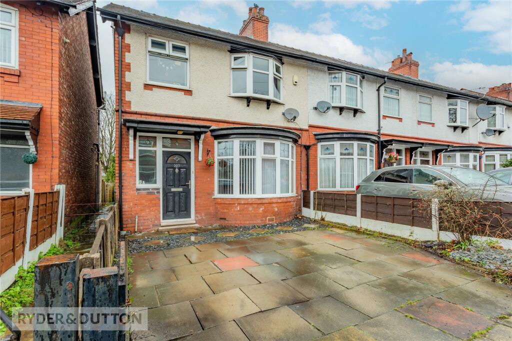 3 bedroom end of terrace house for sale in Kings Road, Ashtonunder