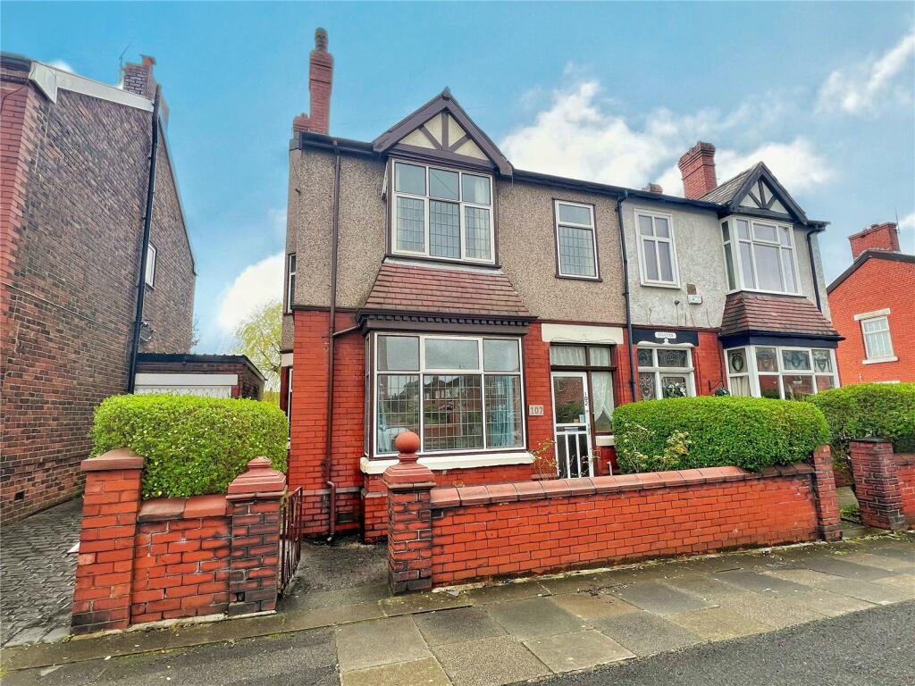 4 bedroom semidetached house for sale in Cranbourne Road, Ashtonunder