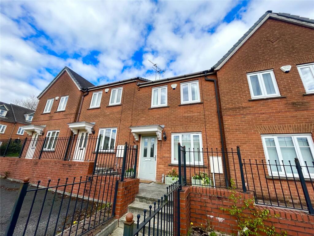 2 bedroom terraced house for sale in Lower Carrs, AshtonunderLyne