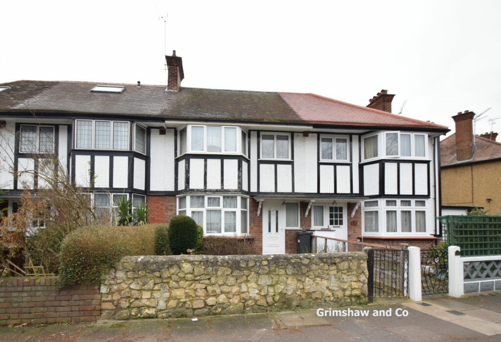3 bedroom terraced house for sale in Princes Avenue, Acton, W3 8LZ, W3