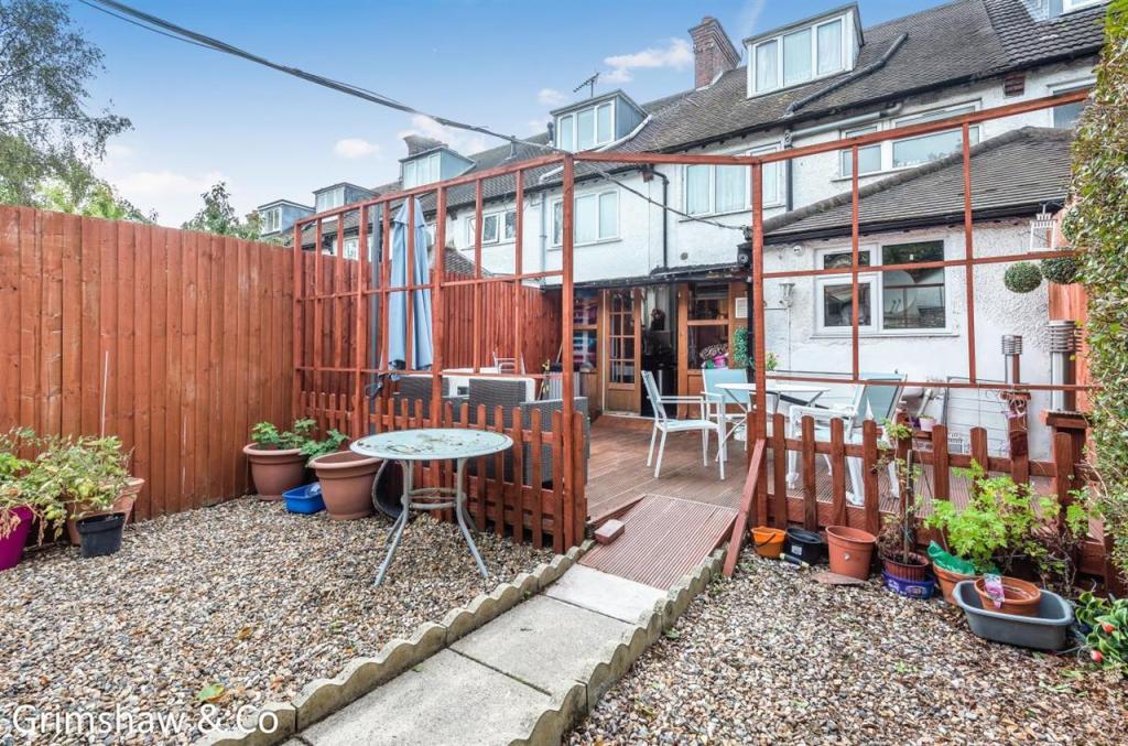 4 bedroom house for sale in Princes Gardens, Hanger Hill Garden Estate