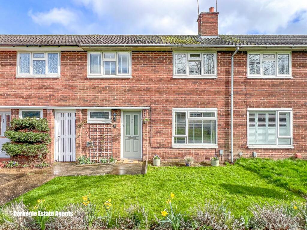 2 bedroom terraced house for sale in Maple Grove, Welwyn Garden City, AL7