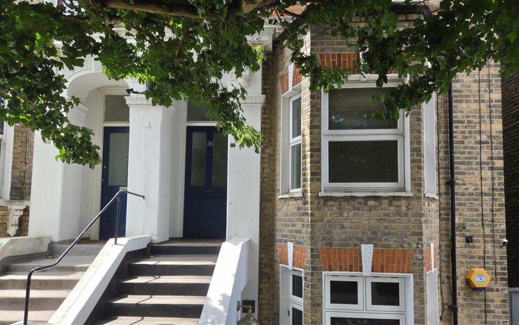 Main image of property: Derwent Grove, East Dulwich, London SE22
