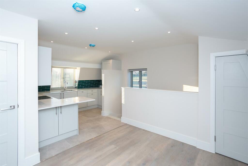 Additional property image - New Road, Welwyn Garden City