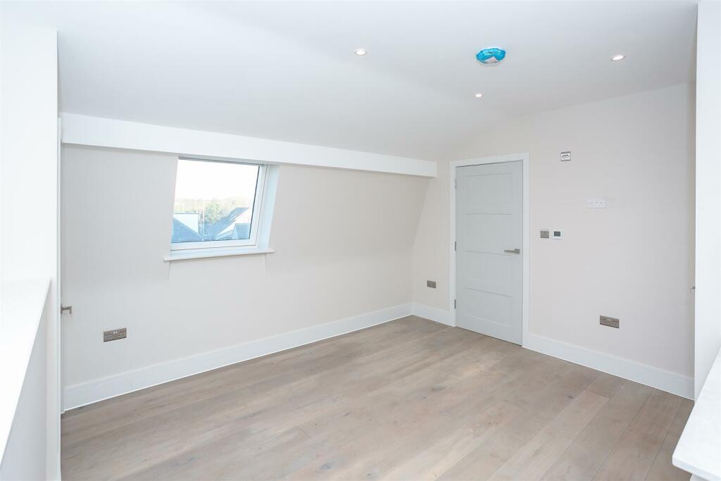 Additional property image - New Road, Welwyn Garden City