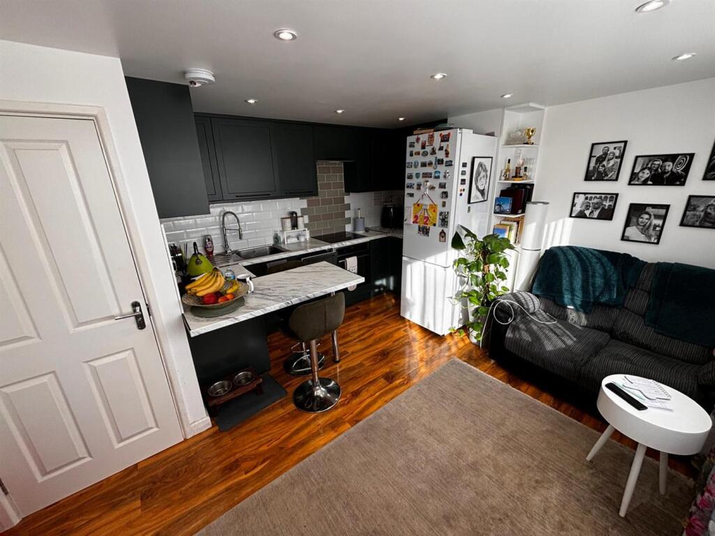 Additional property image - Travellers Lane, Hatfield