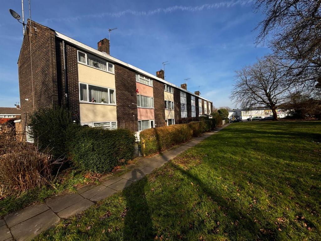Additional property image - Travellers Lane, Hatfield