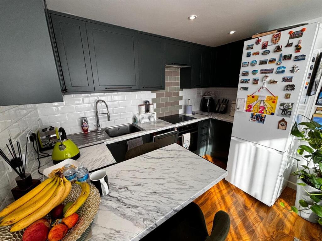 Additional property image - Travellers Lane, Hatfield
