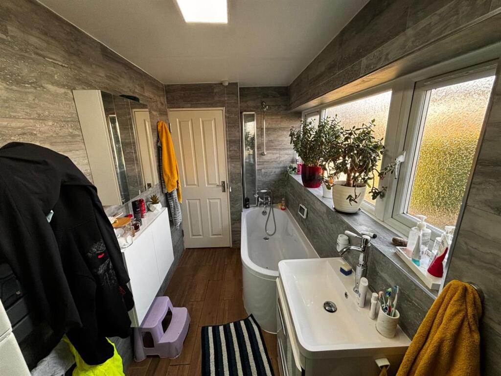 Additional property image - Travellers Lane, Hatfield