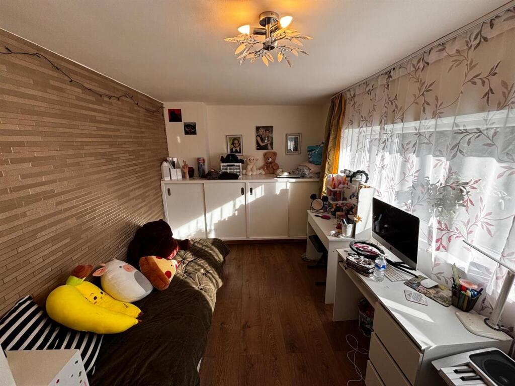 Additional property image - Travellers Lane, Hatfield