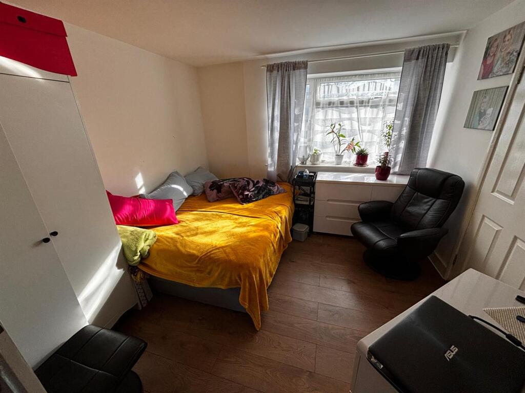 Additional property image - Travellers Lane, Hatfield