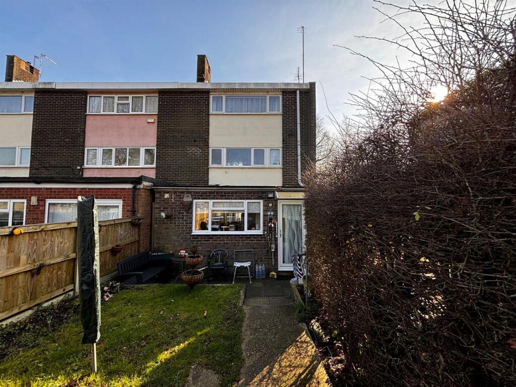 Additional property image - Travellers Lane, Hatfield