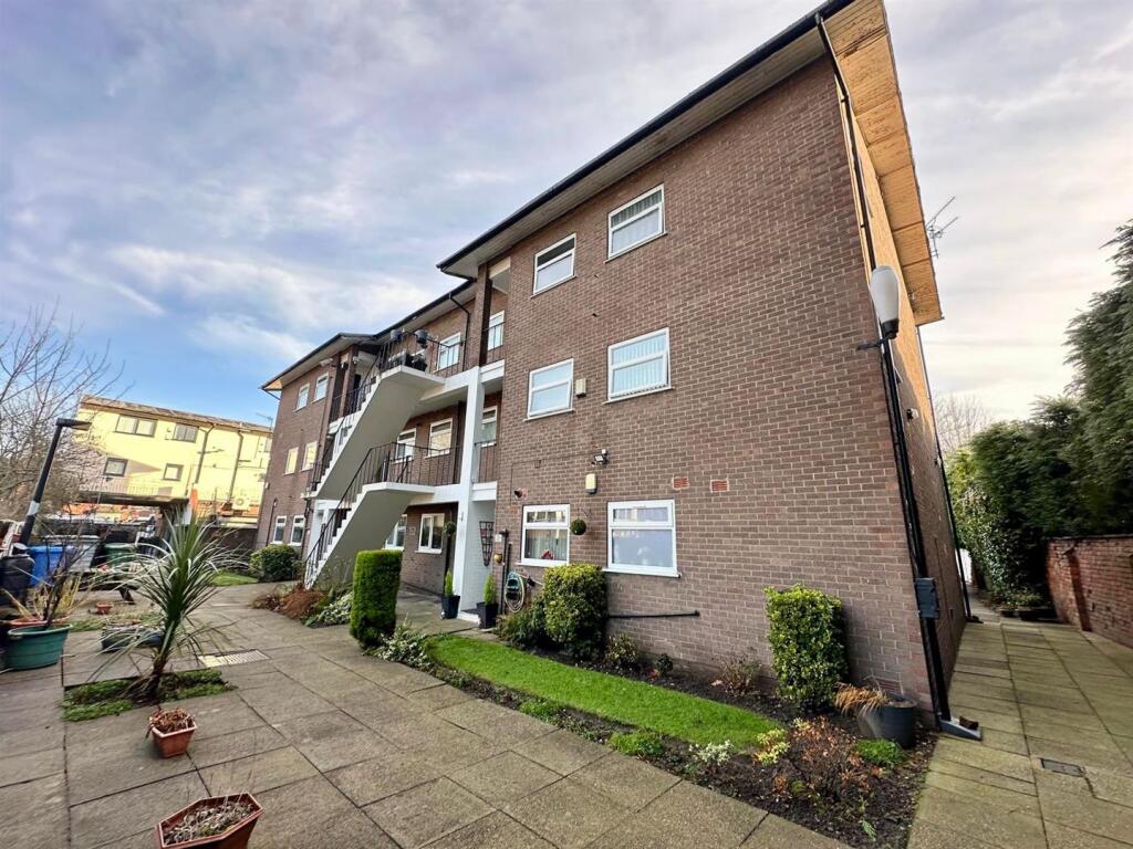 Main image of property: Dixon Court, Cheadle, Stockport, Cheshire, SK8 1DE