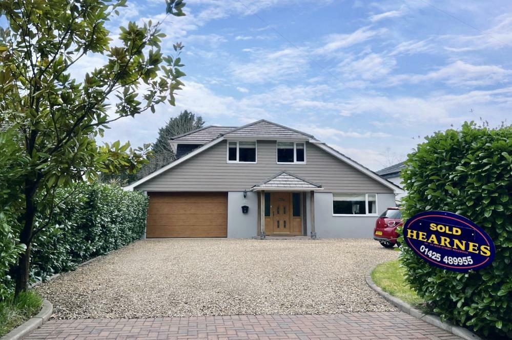4 bedroom detached house for sale in Lions Lane, Ashley Heath, BH24 2HJ
