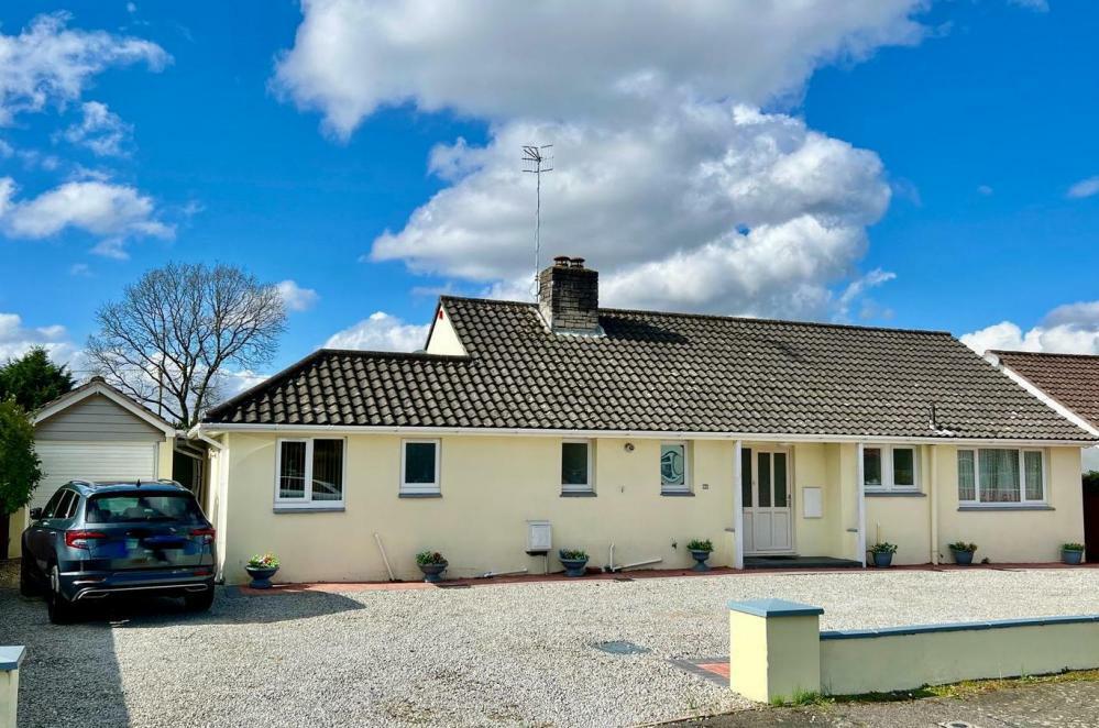 Additional property image - Oaks Drive, St Leonards, BH24 2QR