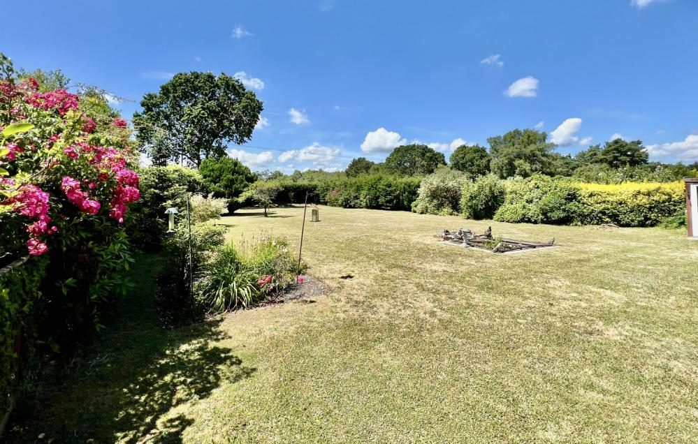 Additional property image - Oaks Drive, St Leonards, BH24 2QR