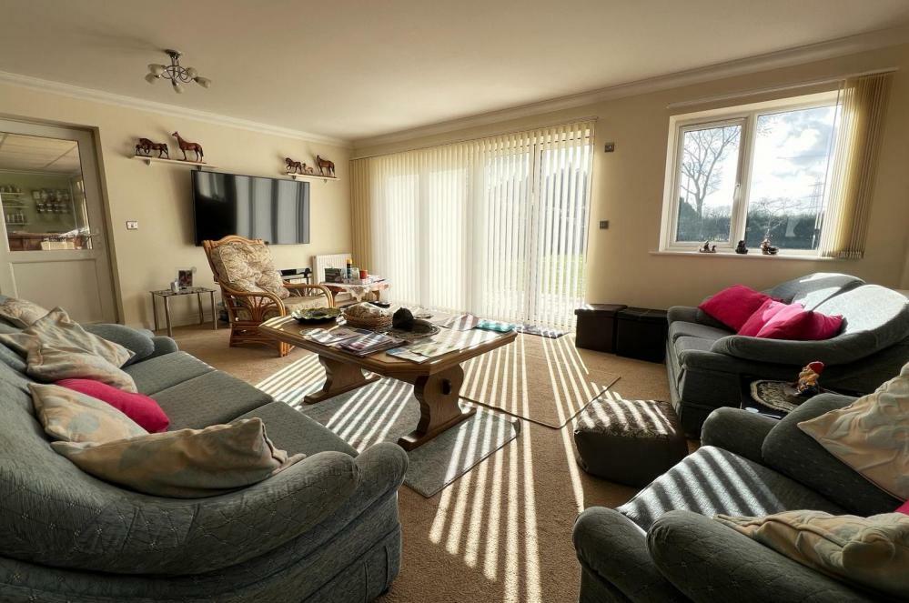 Additional property image - Oaks Drive, St Leonards, BH24 2QR
