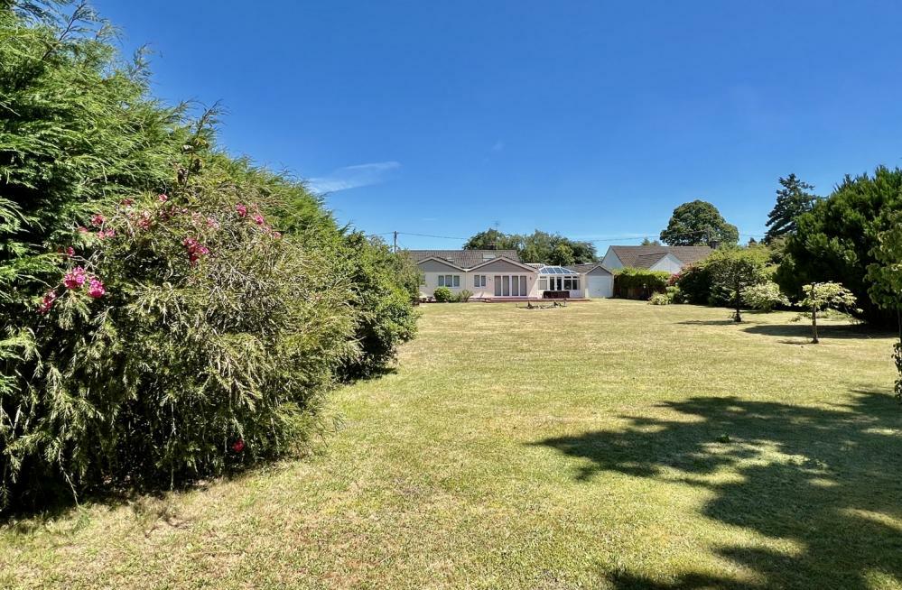 Additional property image - Oaks Drive, St Leonards, BH24 2QR