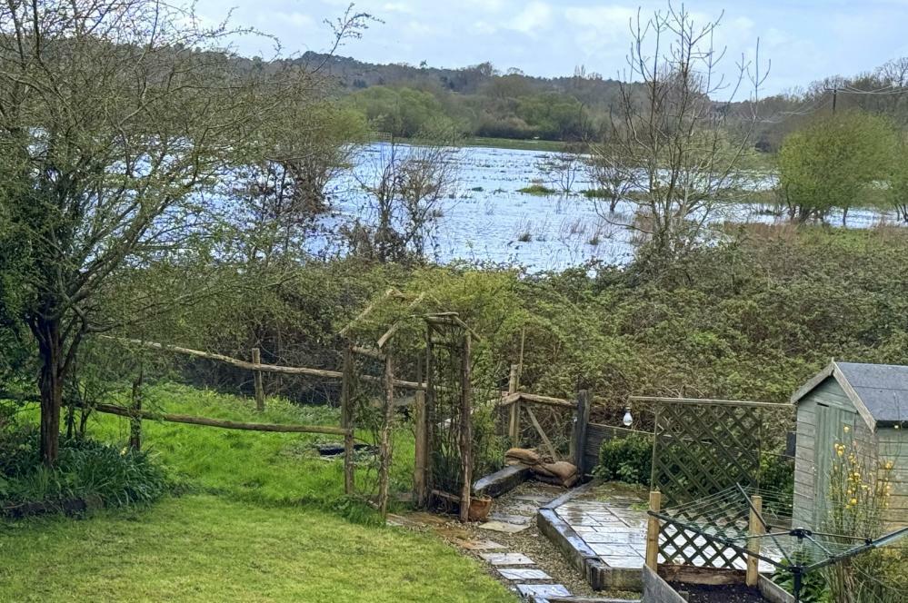 Additional property image - Duck Island Lane, Ringwood, BH24 3AA