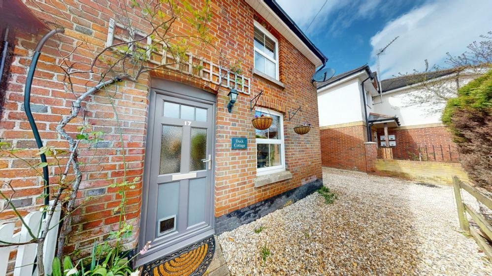 Additional property image - Duck Island Lane, Ringwood, BH24 3AA