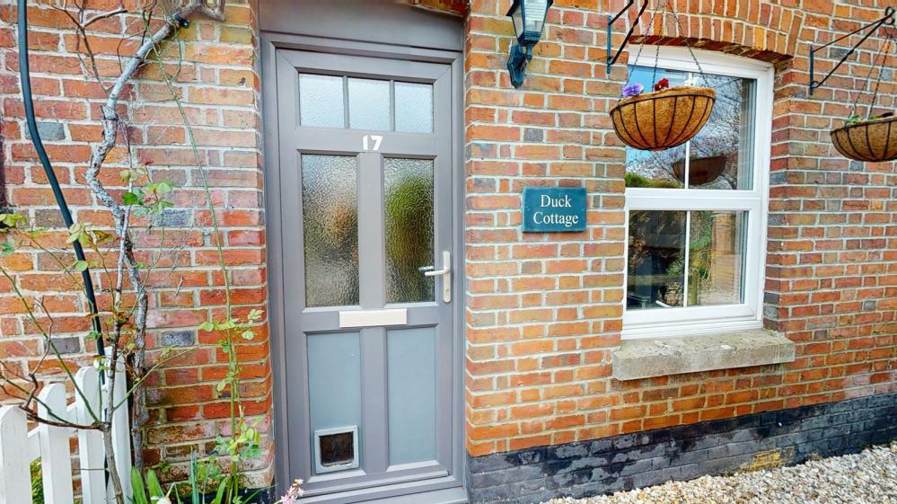 Additional property image - Duck Island Lane, Ringwood, BH24 3AA