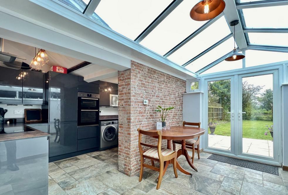 Additional property image - Duck Island Lane, Ringwood, BH24 3AA