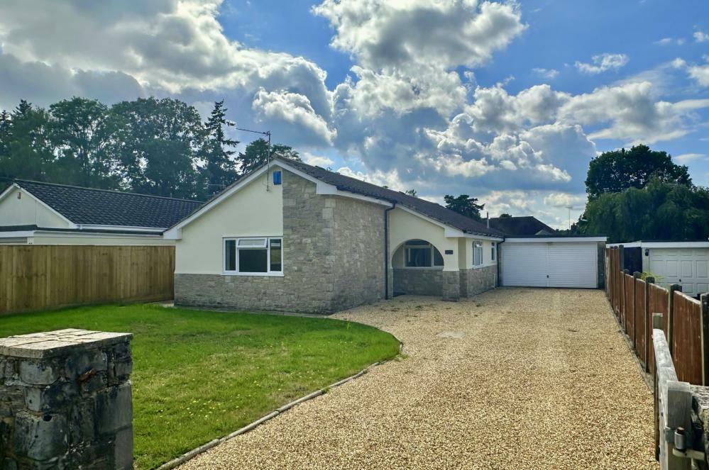 3 bedroom bungalow for sale in Struan Drive, Ashley Heath, BH24 2HD, BH24