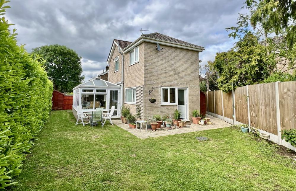 5 bedroom detached house for sale in Eastfield Court, Ringwood, BH24