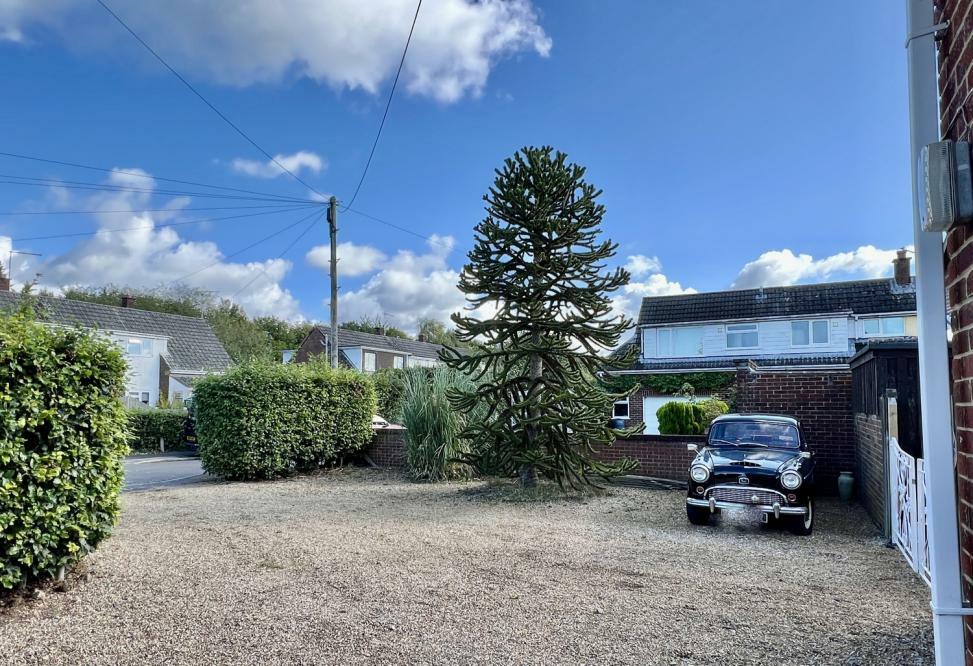 Additional property image - Keppel Close, Ringwood, BH24 1QJ