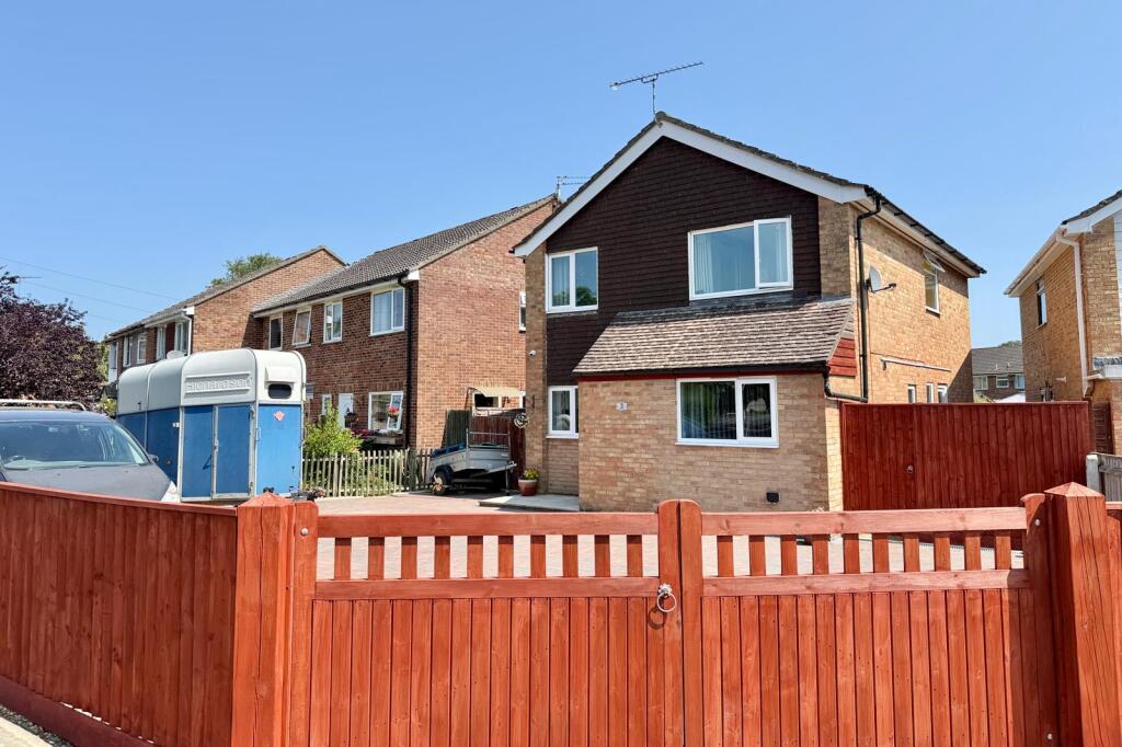 Main image of property: Verwood, BH31