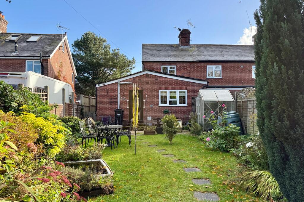 Main image of property: Christchurch Road, Ringwood, BH24 3AS