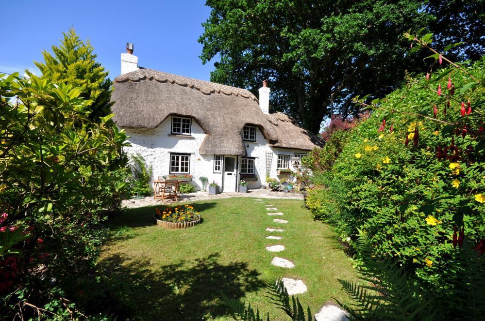 3 bedroom cottage for sale in Church Hill, Verwood, BH31 6HT, BH31