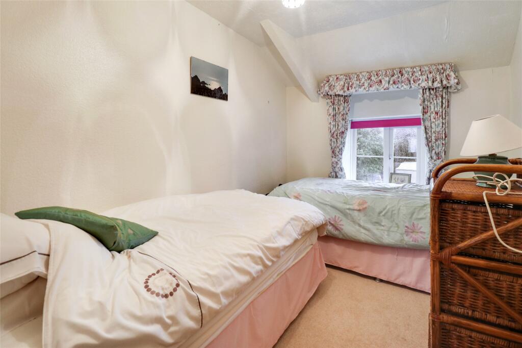 3 bedroom terraced house for sale in Rickards Row, Buckland Brewer