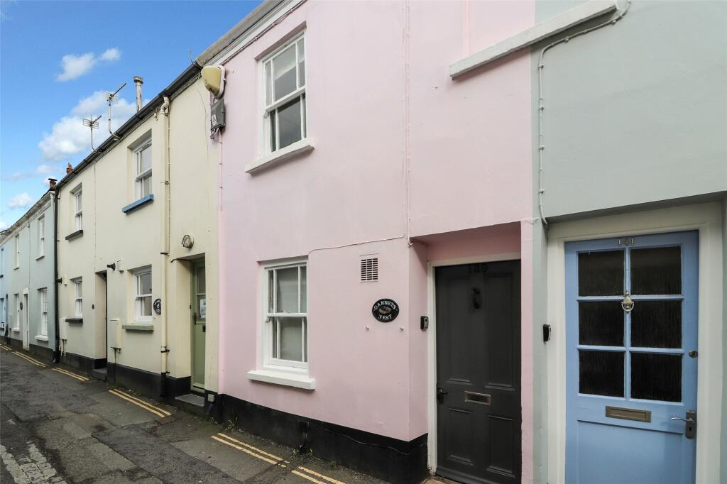 3 bedroom terraced house for sale in Irsha Street, Appledore, Bideford