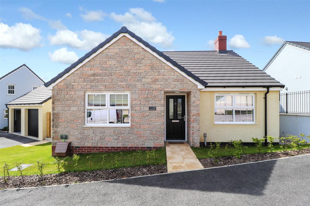 2 bedroom bungalow for sale in Estuary Avenue, Appledore, Bideford