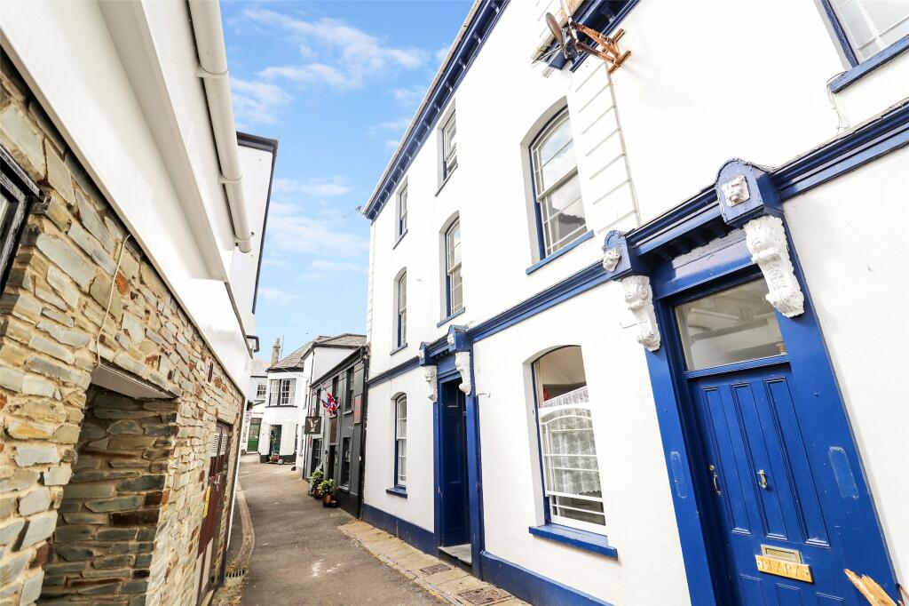1 bedroom apartment for sale in Market Street, Appledore, Bideford