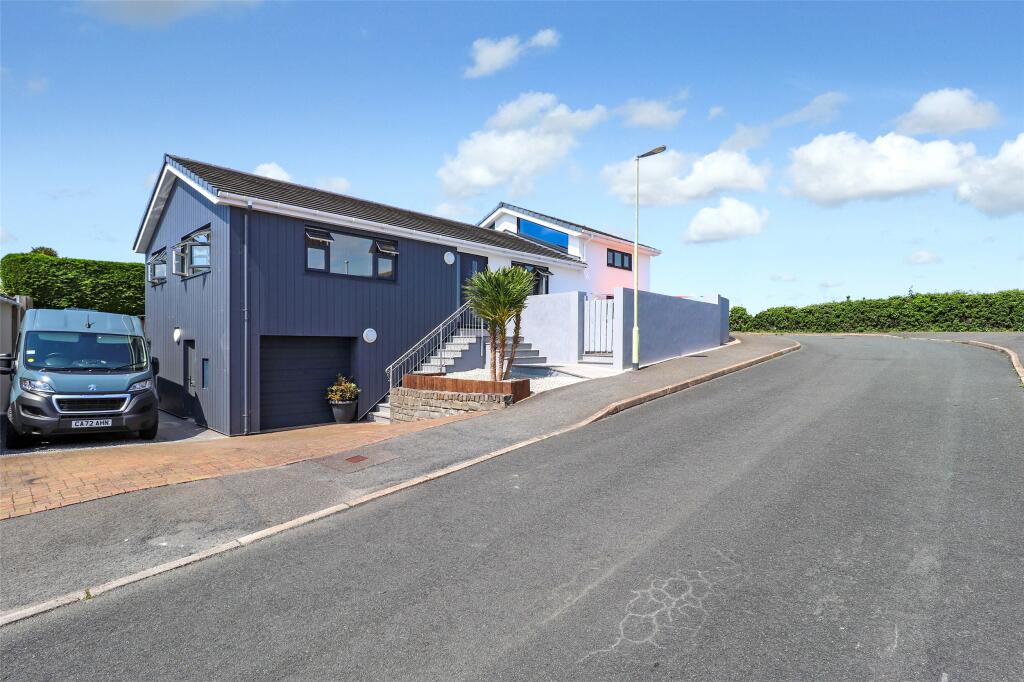 4 bedroom detached house for sale in Riversmeet, Appledore, Bideford